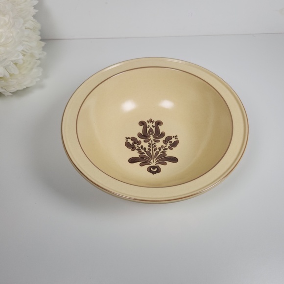 Vintage Pfaltzgraff Village Round 9" Serving Bowl- Stoneware Bowl- Mid Century - Picture 1 of 7